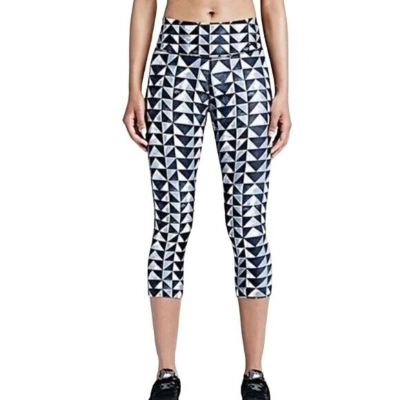 Nike Dri-Fit Capri Length Leggings - Picture 1 of 4